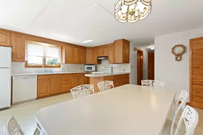 12 Highland Ave, Woburn, MA 01801 - Photo 7