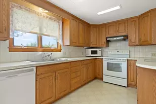 12 Highland Avenue, Woburn, MA 01801 - Photo 5