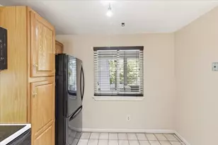 24 Magnolia St, Attleboro, MA 02703 - Photo 9