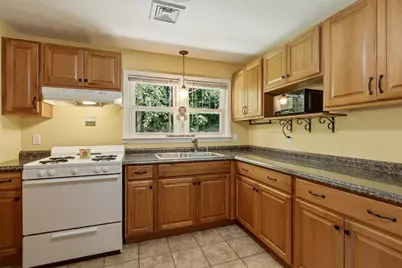 16 Saybrook Cir, South Hadley, MA 01075 - Photo 7