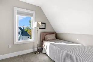 186 Temple St, Boston, MA 02132 - Photo 29