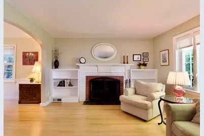129 Chalmers St, Springfield, MA 01118 - Photo 7