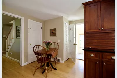 129 Chalmers St, Springfield, MA 01118 - Photo 21
