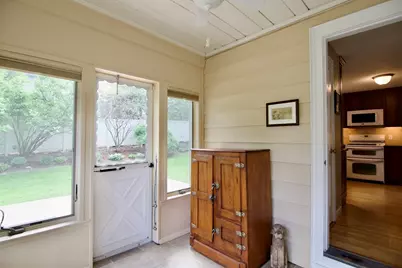 129 Chalmers St, Springfield, MA 01118 - Photo 23