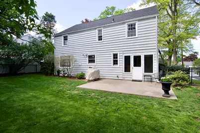 129 Chalmers St, Springfield, MA 01118 - Photo 3