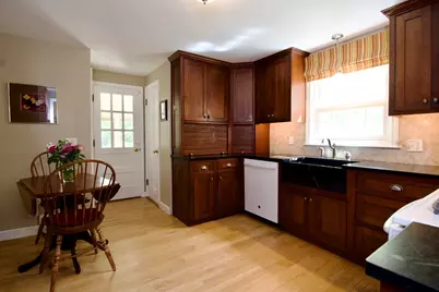 129 Chalmers St, Springfield, MA 01118 - Photo 15