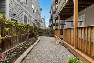 458 E 8th St, Boston, MA 02127 - Photo 19