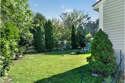 13 Drewsen Dr, Northampton, MA 01062 - Photo 5