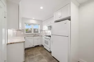 19 Alton Ct, Brookline, MA 02446 - Photo 5