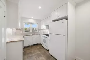 19 Alton Ct, Brookline, MA 02446 - Photo 5