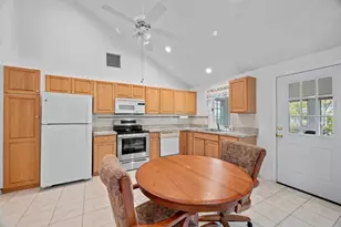 7 Nells Pond Rd, Lynn, MA 01904 - Photo 9