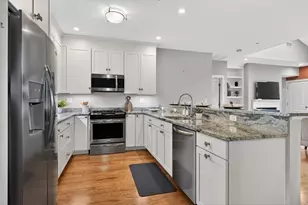 2 Inwood Dr, Woburn, MA 01801 - Photo 7