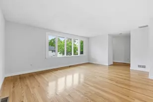 3 Spruce St, Stoneham, MA 02180 - Photo 7