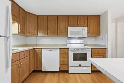 3 Spruce St, Stoneham, MA 02180 - Photo 3