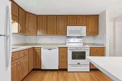3 Spruce St, Stoneham, MA 02180 - Photo 3