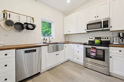 211 Mendon St, Hopedale, MA 01747 - Photo 23
