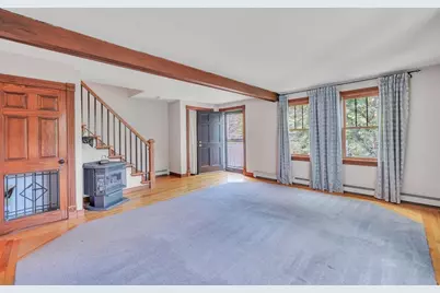 211 Mendon St, Hopedale, MA 01747 - Photo 9