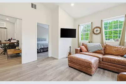 211 Mendon St, Hopedale, MA 01747 - Photo 27
