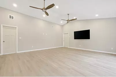 211 Mendon St, Hopedale, MA 01747 - Photo 19
