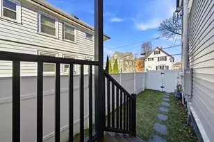 28 Cherry St, Medford, MA 02155 - Photo 27