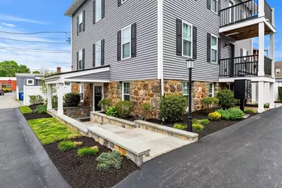 4 Wakefield Ave #4, Wakefield, MA 01880 - Photo 3