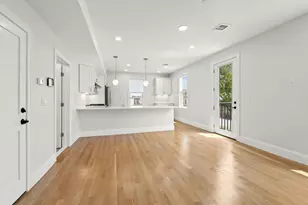 4 Wakefield Ave, Wakefield, MA 01880 - Photo 9