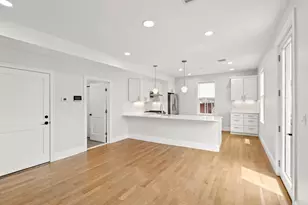 4 Wakefield Ave, Wakefield, MA 01880 - Photo 5