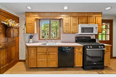 5 Ingalls St, Woburn, MA 01801 - Photo 13