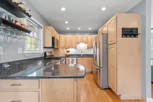 28 Vinal St, Hudson, MA 01749 - Photo 9