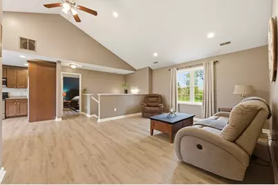 20 Crown St, Spencer, MA 01562 - Photo 9