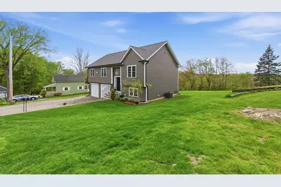 20 Crown St, Spencer, MA 01562 - Photo 3