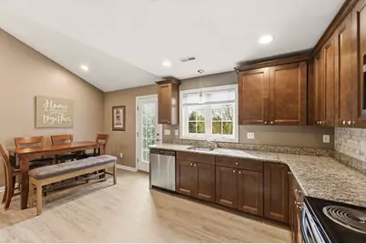 20 Crown St, Spencer, MA 01562 - Photo 7
