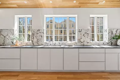 92 Sewall Ave #2C, Brookline, MA 02446 - Photo 5