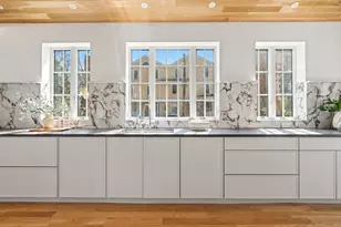 92 Sewall Ave, Brookline, MA 02446 - Photo 5