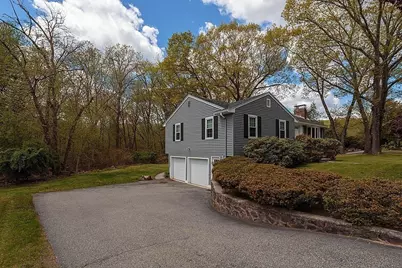 10 Brentwood Drive, Reading, MA 01867 - Photo 3