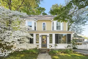53 Lake St, Winchester, MA 01890 - Photo 3