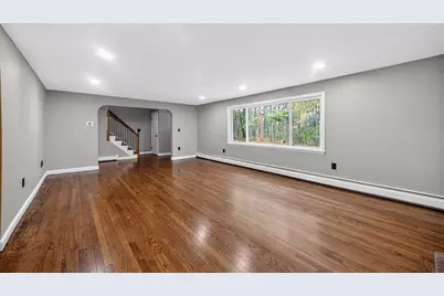 61 Jordan St, Chelmsford, MA 01863 - Photo 11