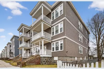 19 Hosmer St, Boston, MA 02126 - Photo 5