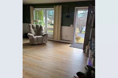 15 Williamsburg Street, Pittsfield, MA 01201 - Photo 3