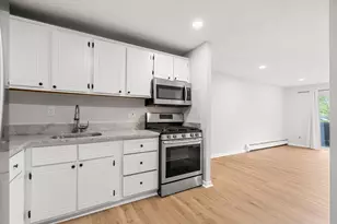 81 High St, Amesbury, MA 01913 - Photo 5