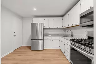 81 High St, Amesbury, MA 01913 - Photo 3