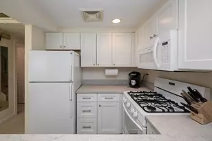 24 School St, Hull, MA 02045 - Photo 7