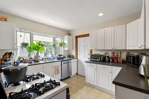 38 Hobson St, Boston, MA 02135 - Photo 25