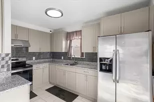 358 Northup, Cranston, RI 02905 - Photo 3