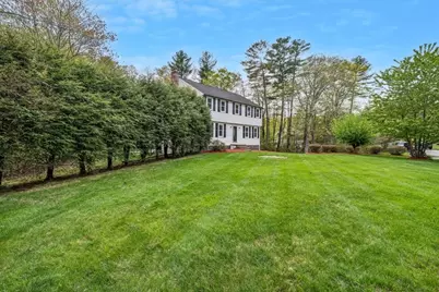 9 Robinhood Road, Tyngsborough, MA 01879 - Photo 3
