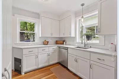 4 Western Ave, Wakefield, MA 01880 - Photo 13
