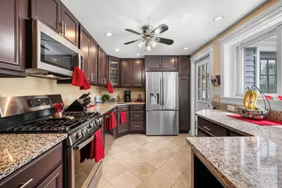 42 Walnut St, Saugus, MA 01906 - Photo 7