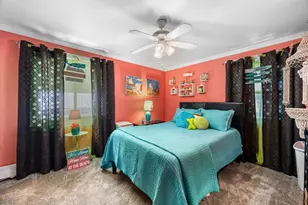 42 Walnut St, Saugus, MA 01906 - Photo 11