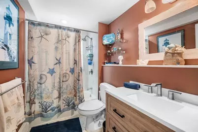 42 Walnut St, Saugus, MA 01906 - Photo 13