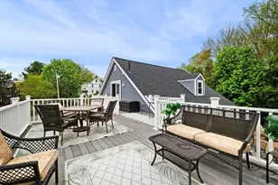 42 Walnut St, Saugus, MA 01906 - Photo 23